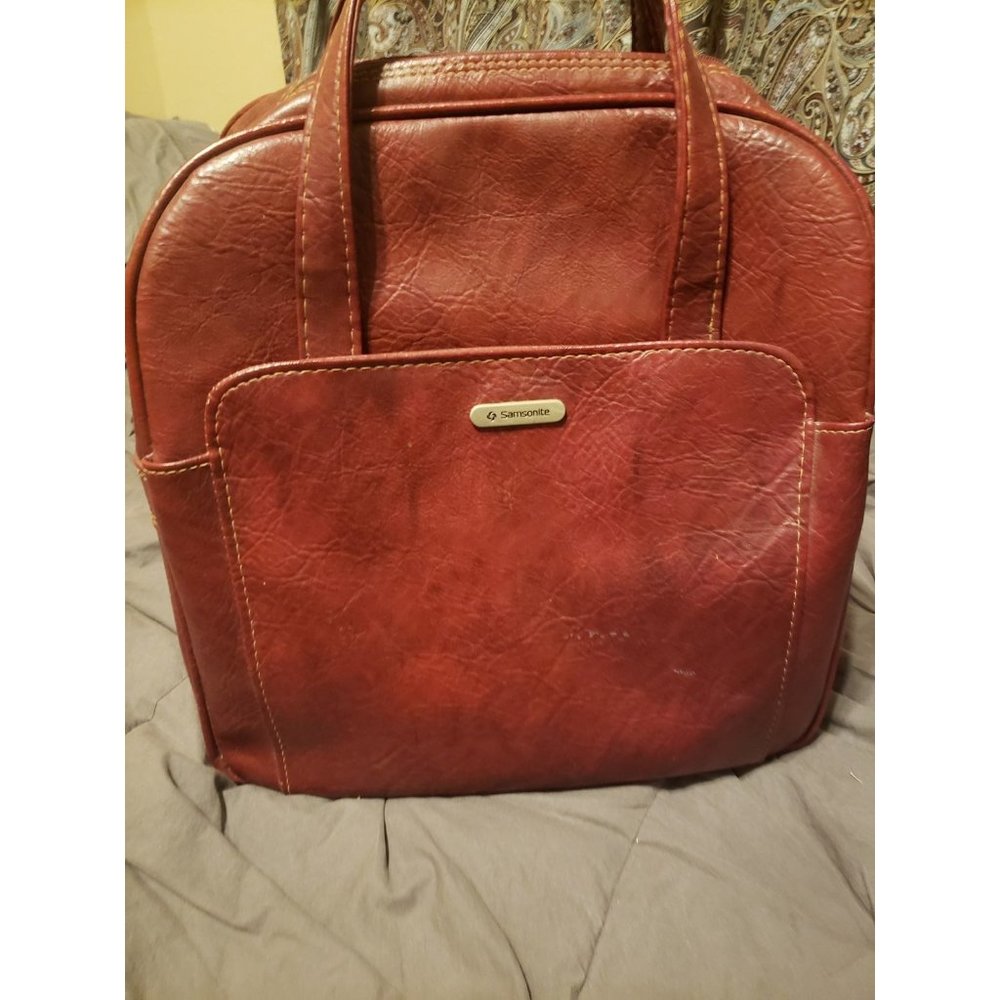 Vintage samsonite luggage with key